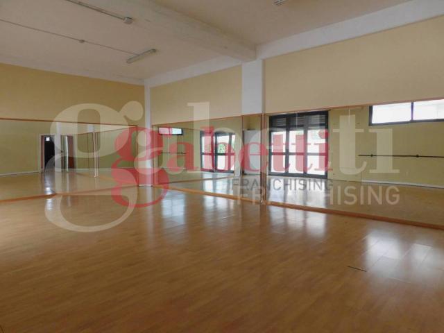 Locale Commerciale in affitto a Venafro, Molise