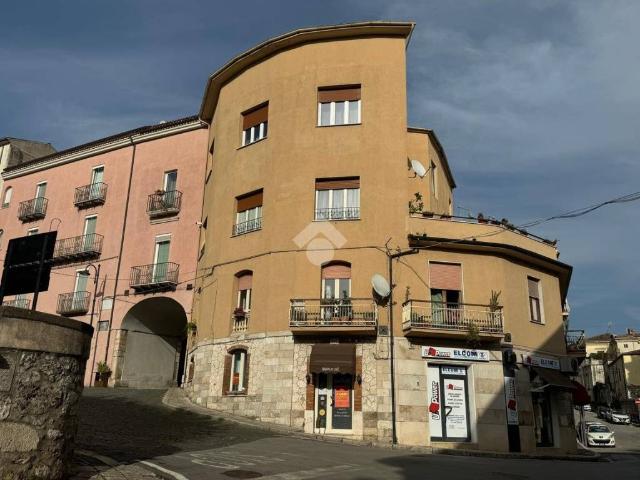 Locale Commerciale in affitto a Venafro, Molise