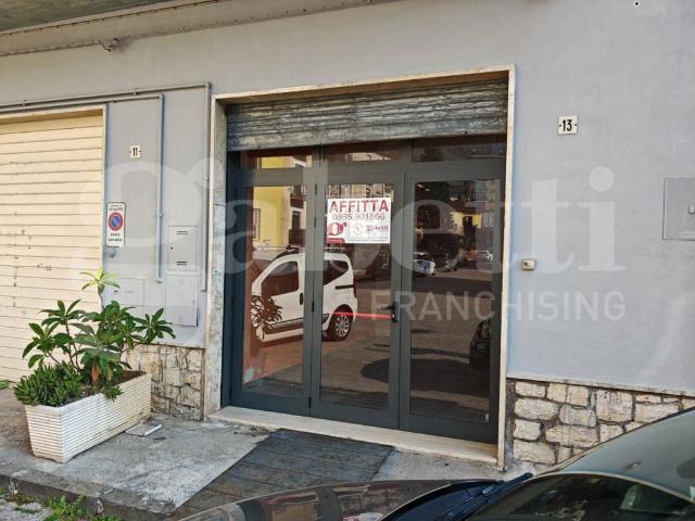 Locale Commerciale in affitto a Venafro, Molise