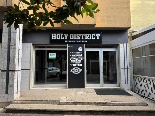 Locale Commerciale in affitto a Venafro, Molise