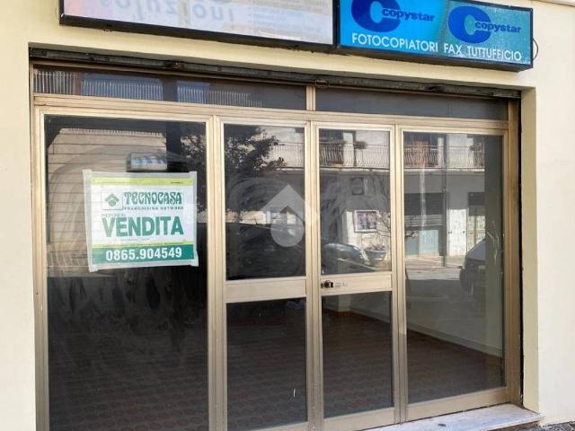 Locale Commerciale in affitto a Venafro, Molise