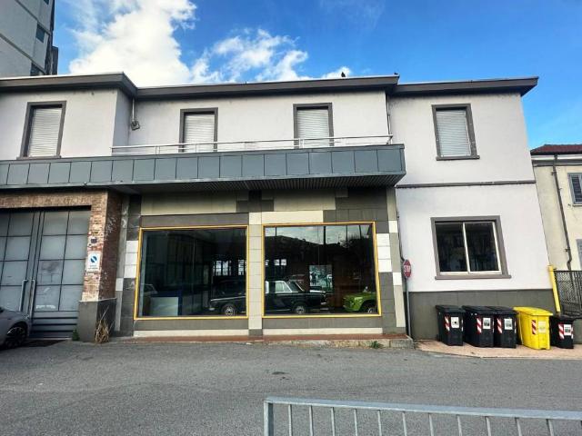 Locale Commerciale in affitto a Piemonte, Torino