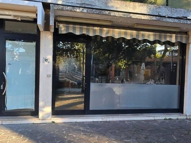 Locale Commerciale in affitto a Lido-Pellestrina, Venezia