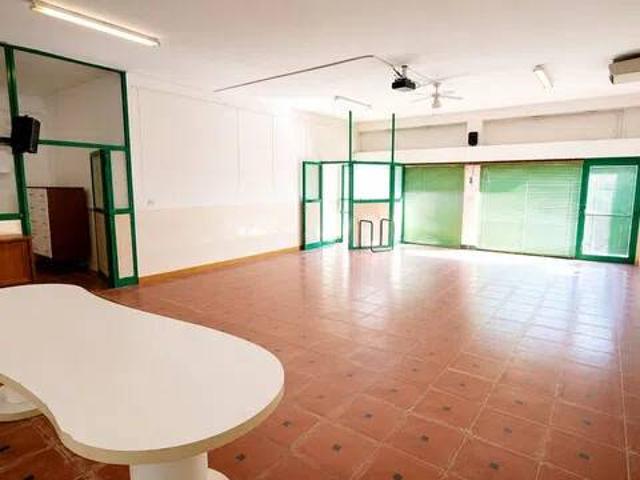 Locale Commerciale in affitto a Mestre-Carpenedo, Venezia