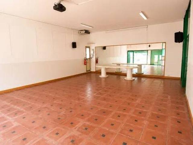 Locale Commerciale in affitto a Mestre-Carpenedo, Venezia