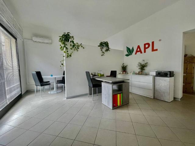 Locale Commerciale in affitto a Marghera, Venezia