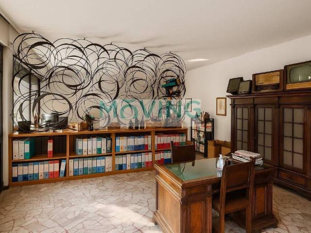 Locale Commerciale in affitto a Mestre-Carpenedo, Venezia