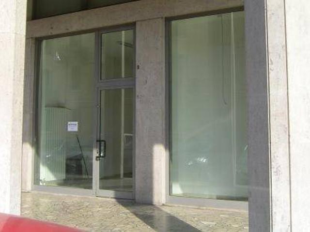 Locale Commerciale in affitto a Mestre-Carpenedo, Venezia