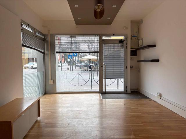 Locale Commerciale in affitto a Mestre-Carpenedo, Venezia