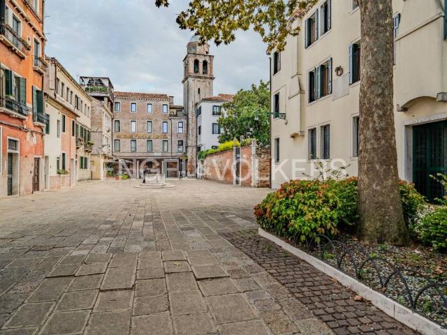 Locale Commerciale in affitto a Venezia-Murano-Burano, Venezia