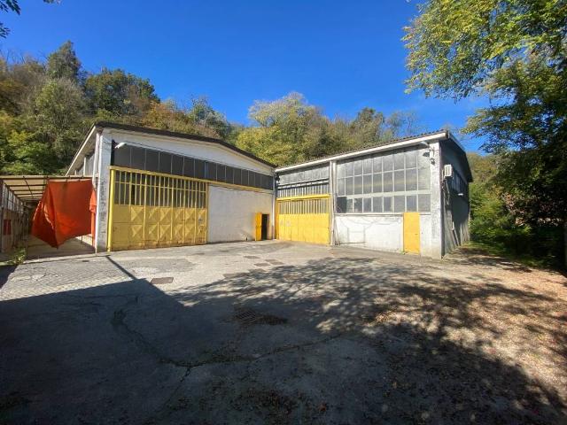 Locale Commerciale in affitto a Verano Brianza, Lombardia