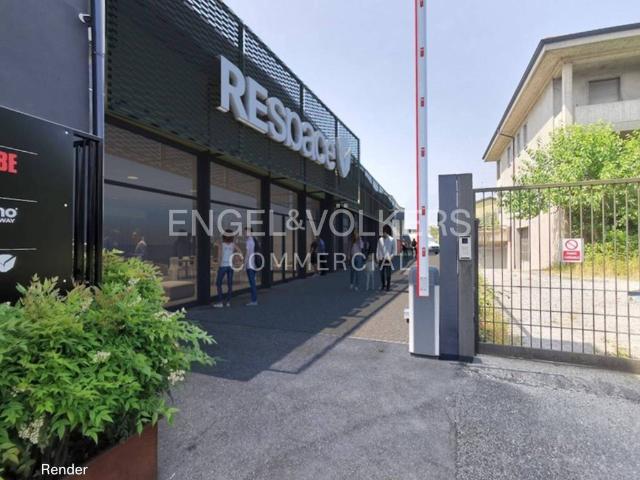 Locale Commerciale in affitto a Carate Brianza, Lombardia