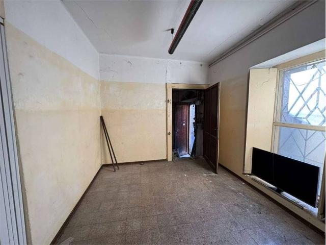 Locale Commerciale in affitto a Suna, Piemonte