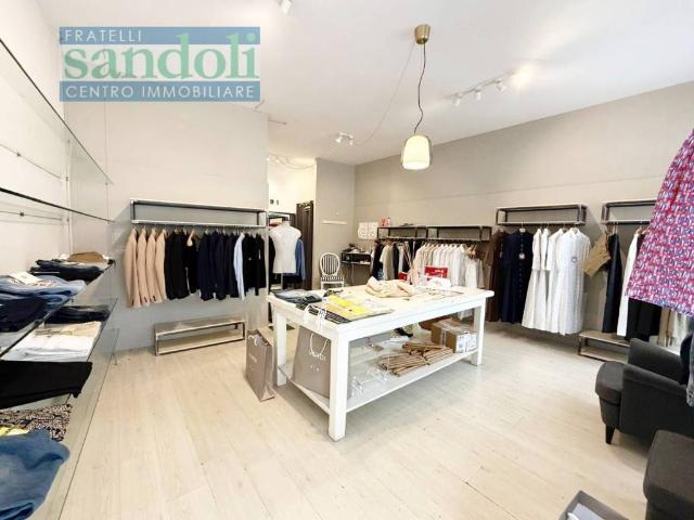 Locale Commerciale in affitto a Piemonte, Vercelli