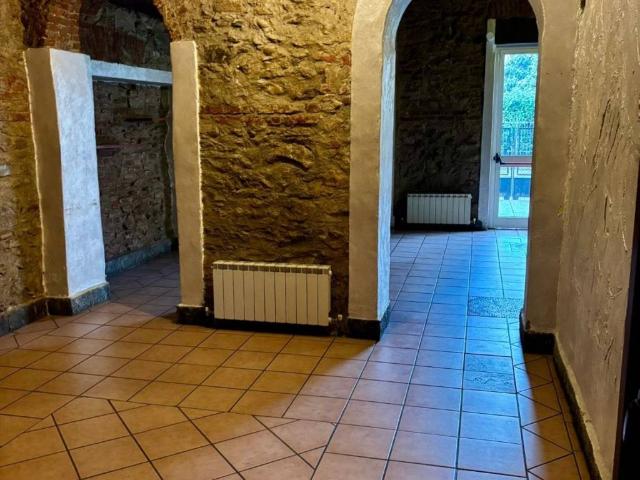 Locale Commerciale in affitto a Sesona, Vergiate