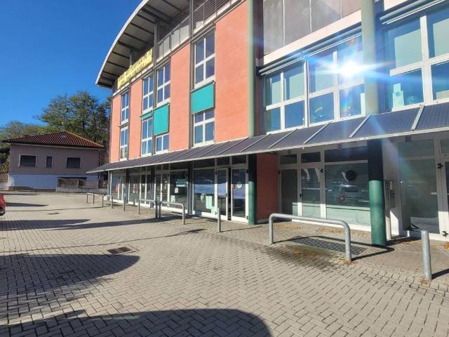Locale Commerciale in affitto a Sesona, Vergiate