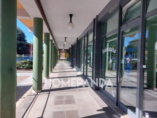 Locale Commerciale in affitto a Sesona, Vergiate