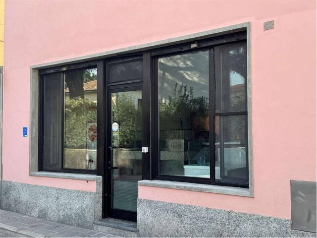 Locale Commerciale in affitto a Sesona, Vergiate