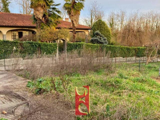 Locale Commerciale in affitto a Vergiate, Lombardia