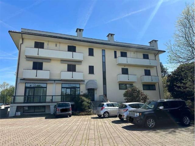 Locale Commerciale in affitto a Vergiate, Lombardia