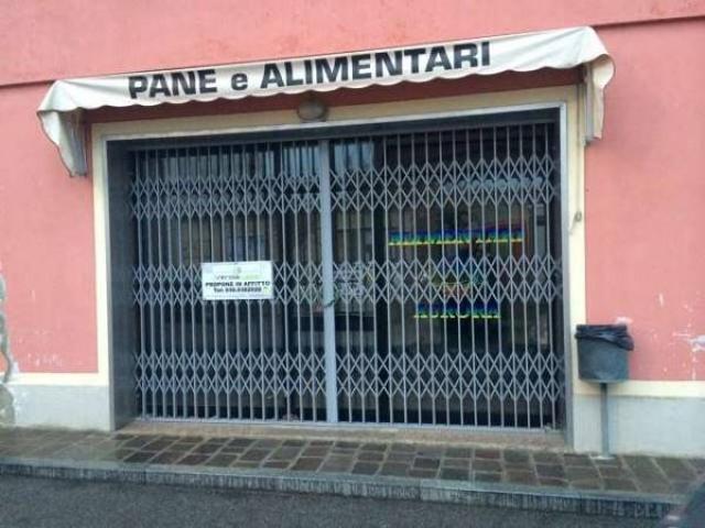 Locale Commerciale in affitto a Verolanuova, Lombardia