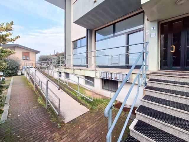 Locale Commerciale in affitto a Verolavecchia, Lombardia