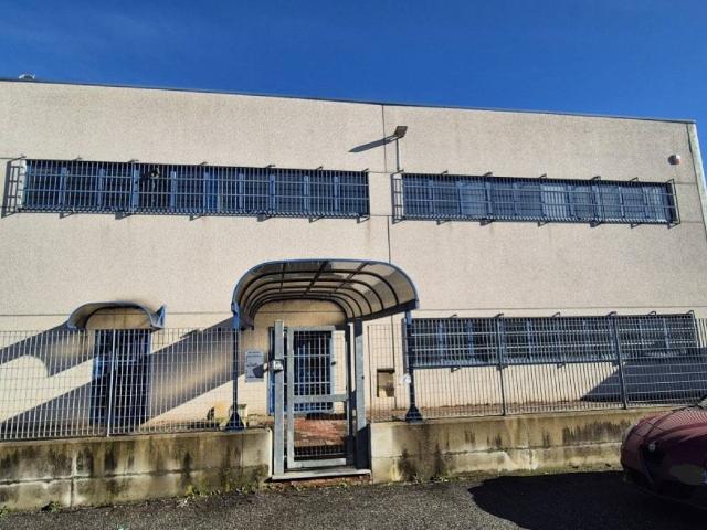 Locale Commerciale in affitto a Piemonte, Torino