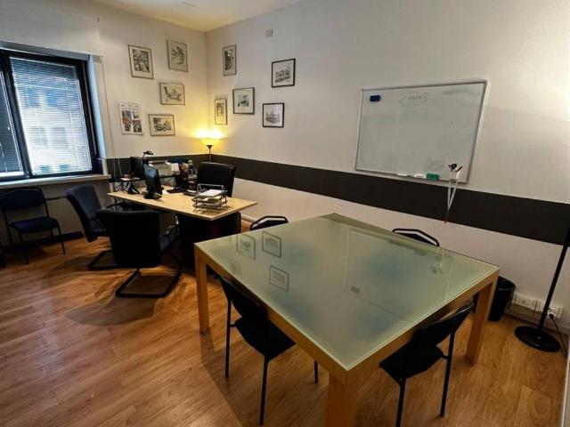 Locale Commerciale in affitto a Centro storico, Brenzone