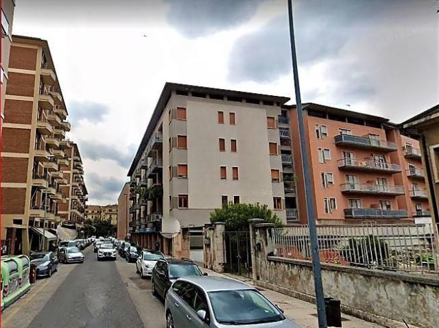 Locale Commerciale in affitto a Verona, San Zeno