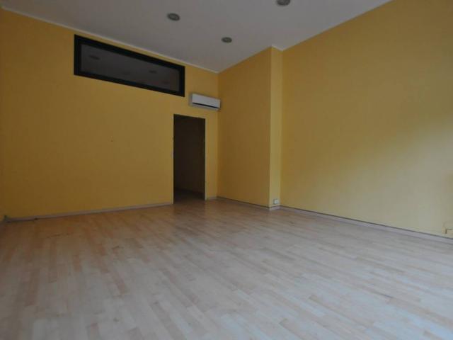 Locale Commerciale in affitto a Ovest, Brenzone