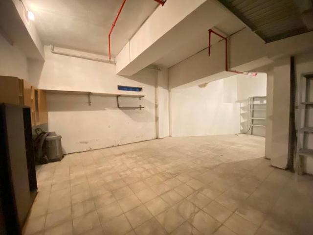 Locale Commerciale in affitto a Verona, San Zeno