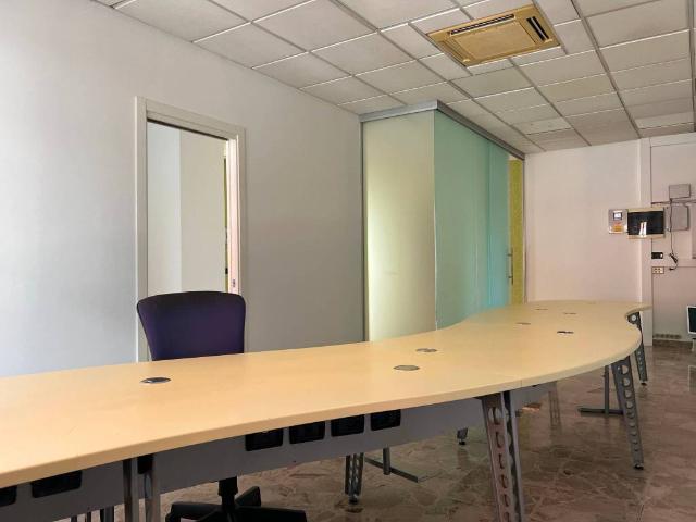 Locale Commerciale in affitto a Est, Brenzone