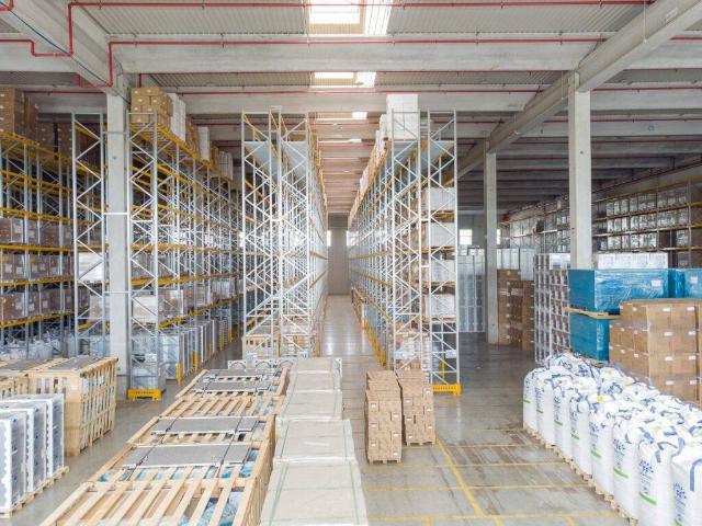 Locale Commerciale in affitto a Sud-Ovest, Brenzone