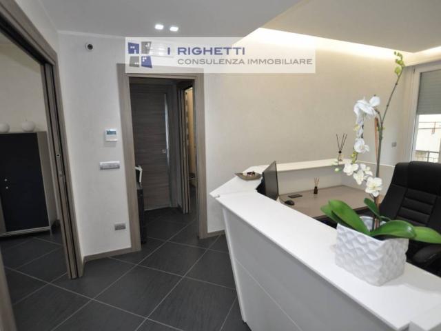 Locale Commerciale in affitto a Ovest, Brenzone