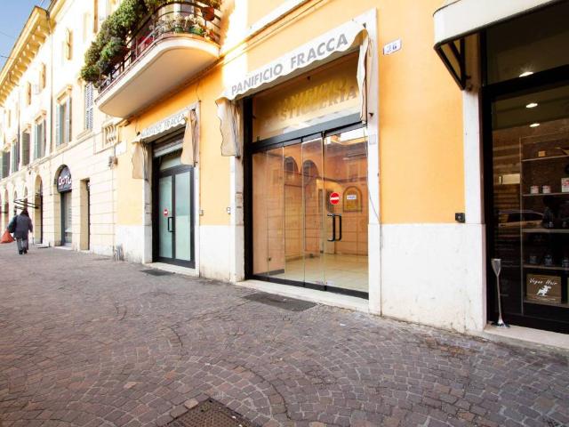 Locale Commerciale in affitto a Verona, San Zeno