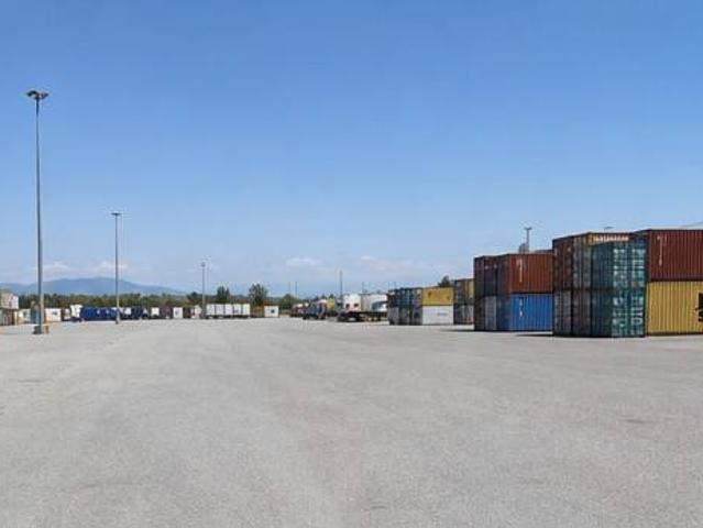 Locale Commerciale in affitto a Sud-Ovest, Brenzone