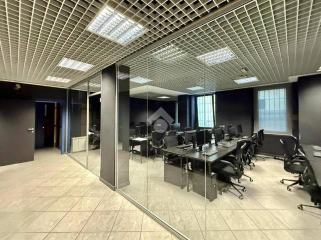 Locale Commerciale in affitto a Centro storico, Brenzone