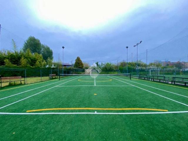 Locale Commerciale in affitto a Ovest, Brenzone