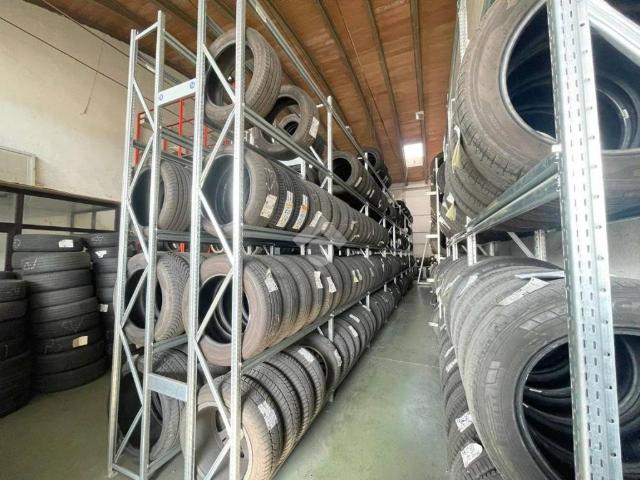 Locale Commerciale in affitto a Nord-Est, Brenzone
