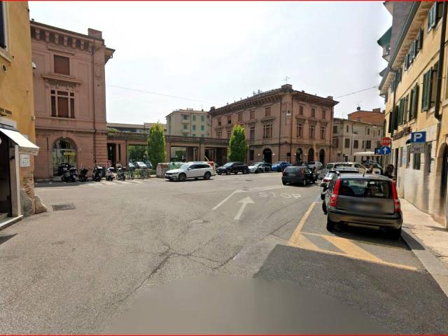 Locale Commerciale in affitto a Verona, Veronetta Locale Commerciale in affitto a Verona, Veronetta