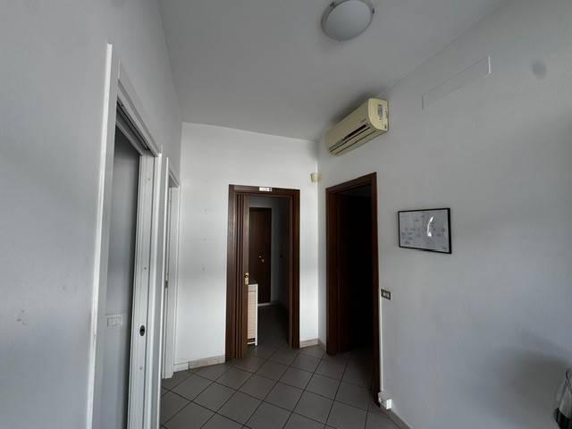 Locale Commerciale in affitto a Sud, Brenzone