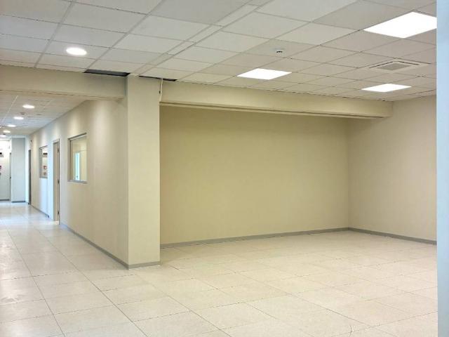 Locale Commerciale in affitto a Sud, Brenzone