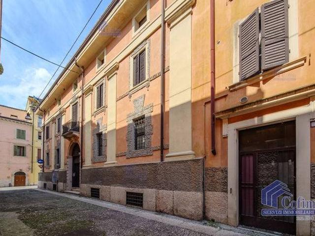 Locale Commerciale in affitto a Verona, San Zeno