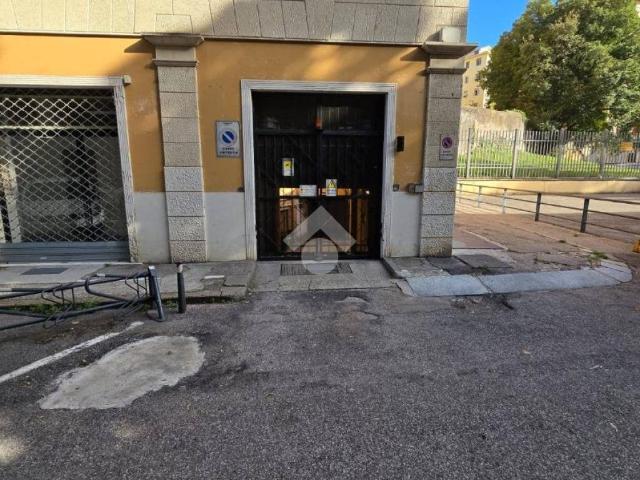 Locale Commerciale in affitto a Verona, San Zeno