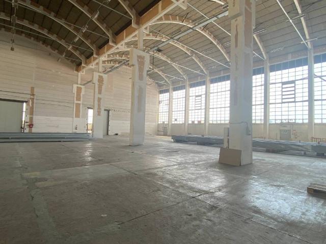 Locale Commerciale in affitto a Verona, Borgo Roma