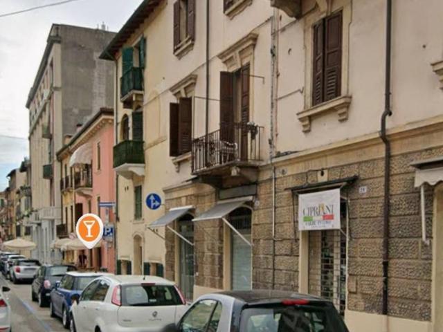Locale Commerciale in affitto a Centro storico, Brenzone