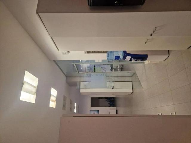 Locale Commerciale in affitto a Sud, Brenzone