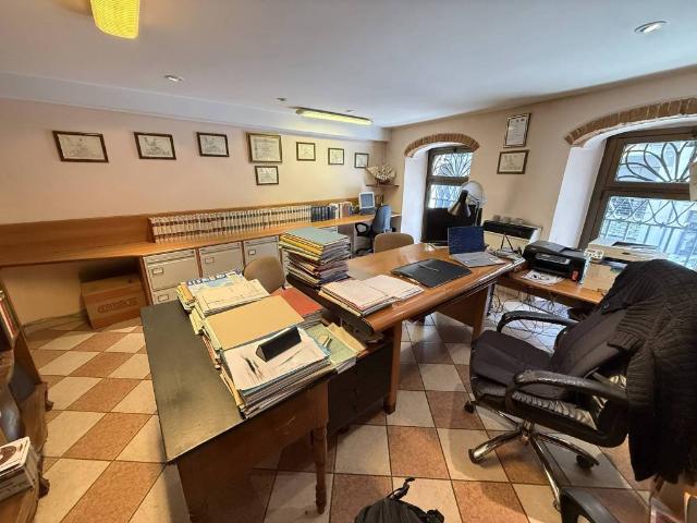 Locale Commerciale in affitto a Centro storico, Brenzone