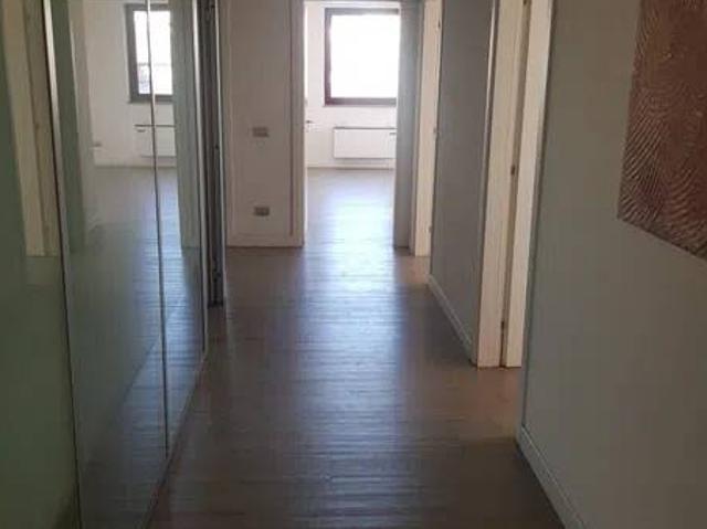 Locale Commerciale in affitto a Sud, Brenzone