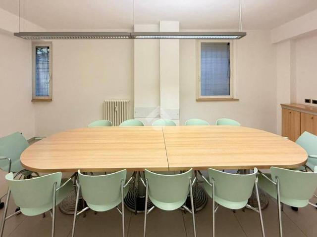 Locale Commerciale in affitto a Verona, Borgo Trento